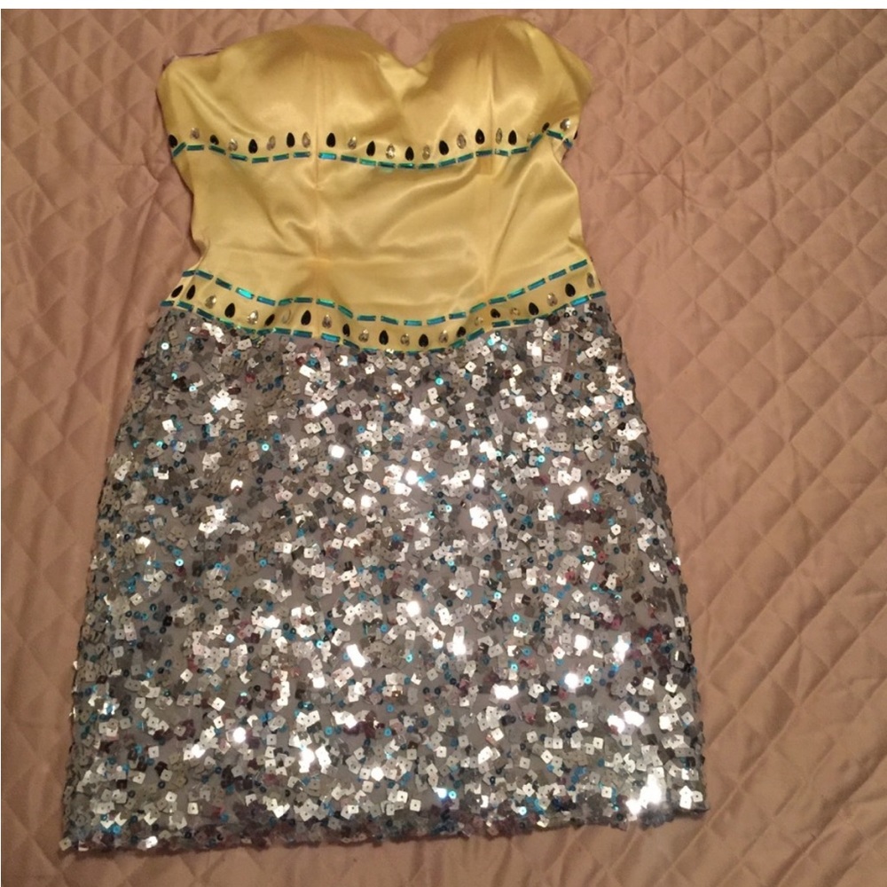 Mini dress